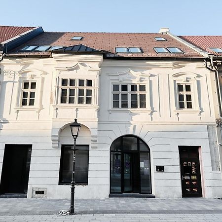Hviezdoslavova Apartments, Trnava Centre, Parking Available Экстерьер фото