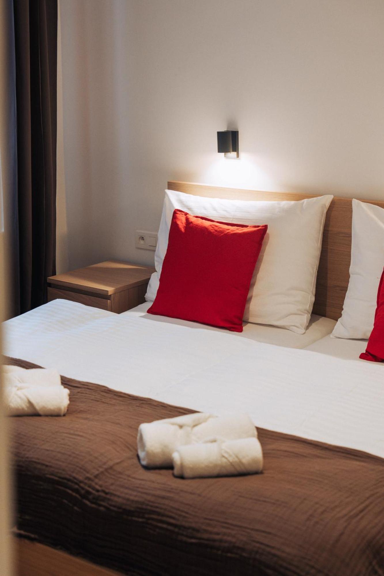 Hviezdoslavova Apartments, Trnava Centre, Parking Available Экстерьер фото