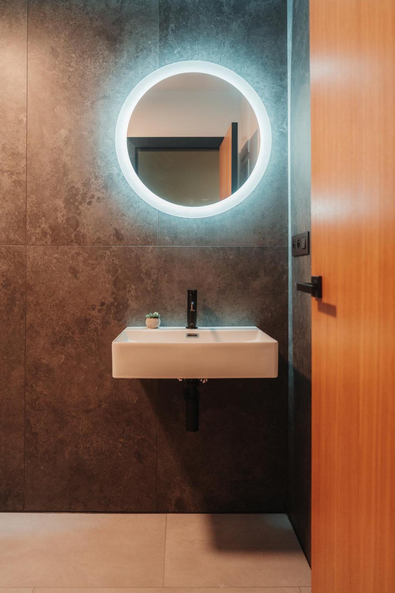 Hviezdoslavova Apartments, Trnava Centre, Parking Available Экстерьер фото