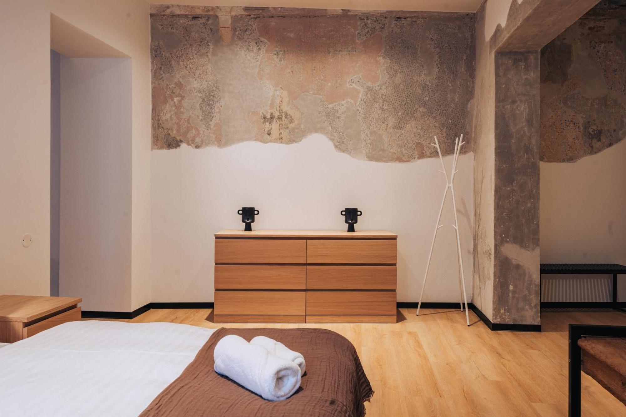 Hviezdoslavova Apartments, Trnava Centre, Parking Available Экстерьер фото