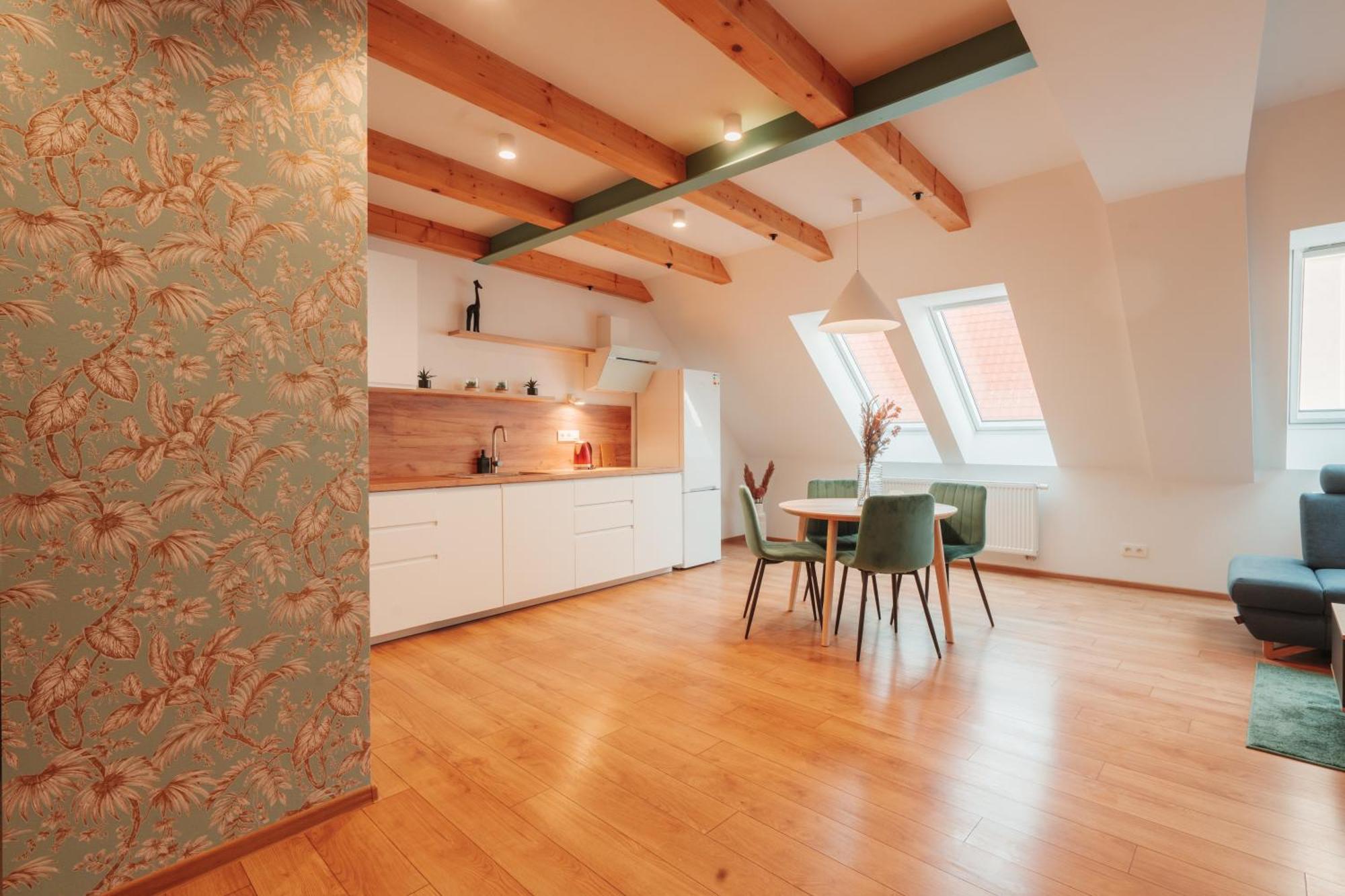 Hviezdoslavova Apartments, Trnava Centre, Parking Available Экстерьер фото